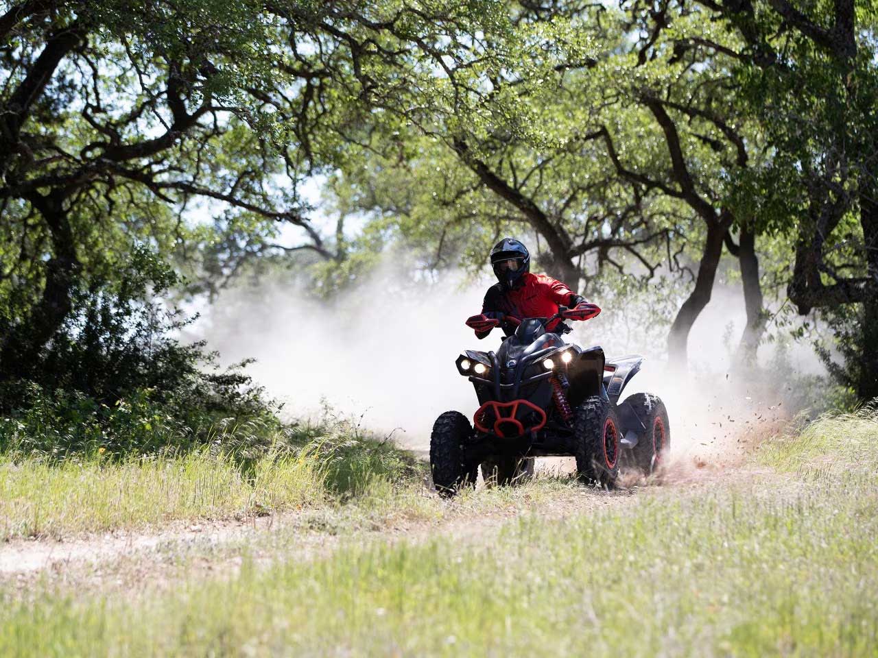 renegade-xxc-1000r-black-canam-red-trail-roost-front-view-5-4-3.jpg