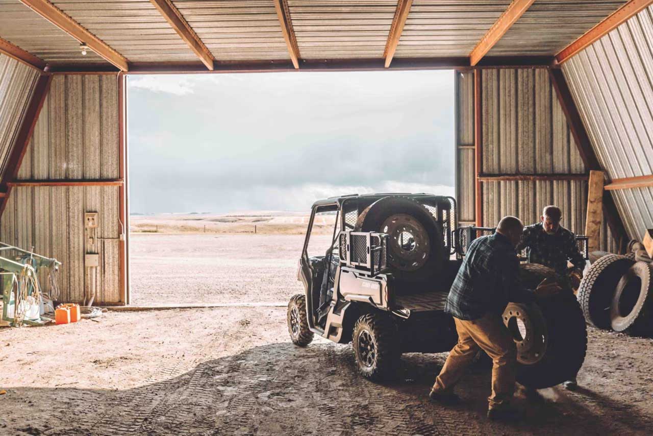 orv-ssv-my20-defenderdps-hd8-borealgreen-farmers-cargo-garage-farmtest-alberta.jpg